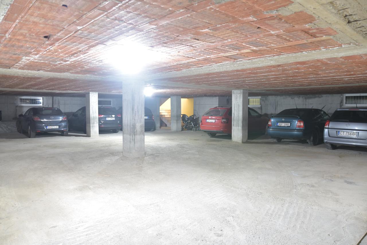Airen Hotel Velipojë Buitenkant foto